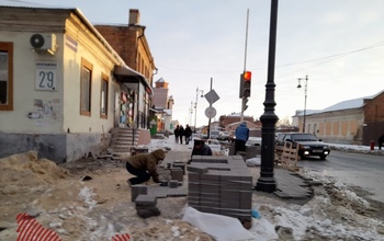 В Оренбурге дорожники снова, невзирая на погоду, продолжают работу