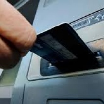 Жительница Октябрьского района похитила деньги с карты умершей женщины