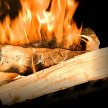 В Домбаровке 17-летний парень получил ожоги при попытке растопить печь в бане бензином