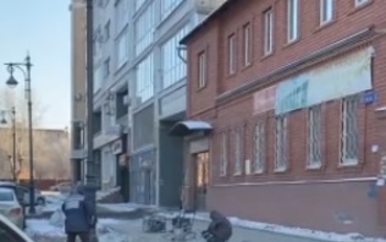 В Оренбурге дорожники прямо в мороз укладывали тротуарную плитку