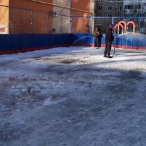 В Оренбурге начали заливать катки