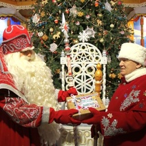 У Деда Мороза просят окончания пандемии и избавления от кредитов