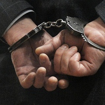 Полицейские Ясного задержали находившегося в федеральном розыске преступника (18+)