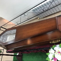 В Оренбург доставили первые гробы с прозрачной крышкой