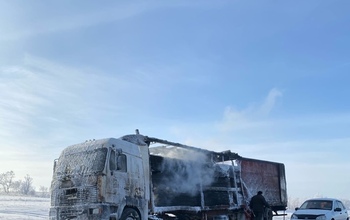 На трассе в Переволоцком районе горела груженая фура