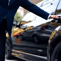 Правительство Оренбуржья планирует за 1 млн рублей арендовать авто с экипажем