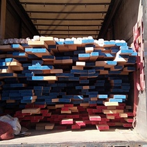 Под Акбулаком задержали фуру с контрабандными ценными породами ясеня и дуба