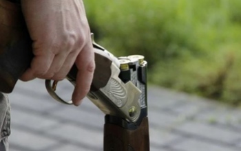 Жителя поселка Пригородный похищенное ружье до колонии довело