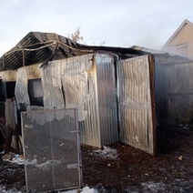 В Переволоцком районе огонь уничтожил автомобиль, гараж и вещи