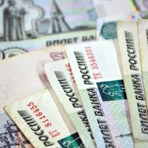 В Оренбуржье должница не желала выплачивать 300 тысяч рублей компенсации из-за ДТП