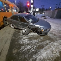 В Оренбурге столкнулись автобус и три иномарки