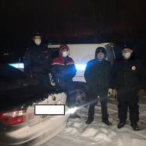 В Оренбургском районе в поле заблудились два человека