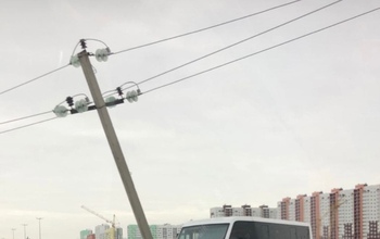 В Оренбурге на Загородном шоссе маршрутка въехала в столб