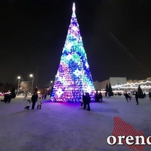 В Оренбурге открылся главный новогодний городок