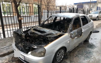 У оренбуржца сгорел автомобиль, который он только приобрел
