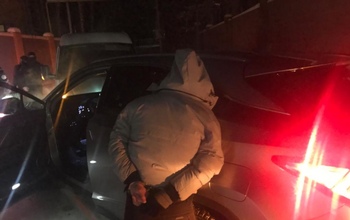 Автовора из Оренбурга смогли задержать только после применения огнестрельного оружия