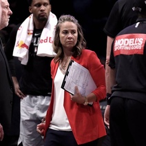 Экс-баскетболистка «Надежды» стала первой женщиной, руководившей командой в матче НБА