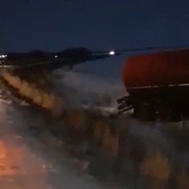 В Оренбуржье при столкновении с нефтевозом погибла водитель иномарки (18+)