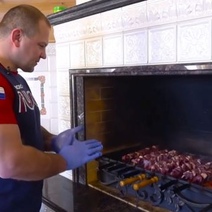 Оренбургский министр спорта устроил рождественский ужин для врачей 