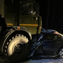 В страшном ДТП с участием водителя грузовика из Оренбуржья погибла семья (18+)