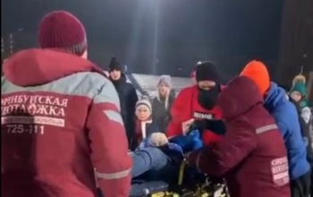 «Вечер на коньках» не удался: Девушка получила травму на стадионе «Оренбург»