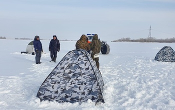 Из-за резкого перепада температур лед на оренбургских водоемах стал опасным