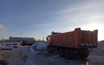 В Оренбурге накажут водителей грузовиков, тайком возивших снег к ЖК «Времена года»