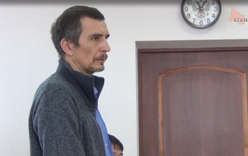 Оренбургского активиста Сергея Казакова сегодня увезли в полицию