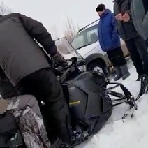 В Ясненском районе «рыбак» на снегоходе сбил охотоведа