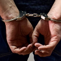 В Шарлыкском районе ударивший друга ножом в ногу мужчина после примирения воткнул его ему уже в спину (18+)