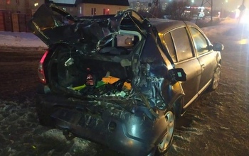 В Оренбурге КамАЗ врезался в 