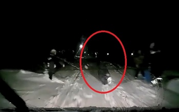 В Новосергиевке школьник попал под колеса автомобиля - мальчик перебегал дорогу 