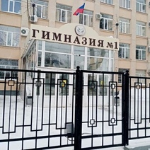 В гимназии №1 Оренбурга после обеда несколько учеников обратились за медпомощью