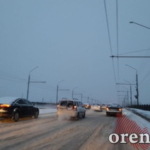 Мощный снегопад принес ощутимые проблемы оренбуржцам