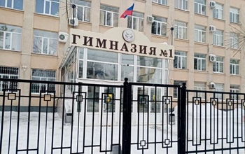В гимназии №1 Оренбурга после обеда несколько учеников обратились за медпомощью