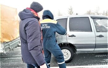 Из-за непогоды сотрудникам МЧС пришлось несколько раз выезжать на помощь оренбуржцам
