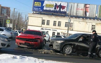 В центре Оренбурга столкнулись дорогостоящие 
