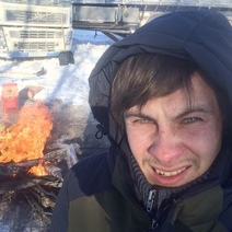 Фуру застрявшего в Кировской области дальнобойщика из Орска мешает вытащить сильный мороз