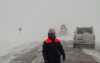 На трассе Орск - Челябинск из-за непогоды образовались два затора из автомобилей