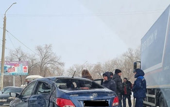 В Оренбурге грузовик 