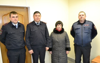 Жительница Башкирии вместе с внуками ехала погостить в Орск, но на трассе началась сильная метель