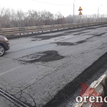 В Оренбурге мост через Сакмару находится в ужасном состоянии
