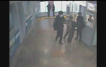 В Оренбурге с самолета сняли нетрезвого мужчину, который разговаривал сам с собой