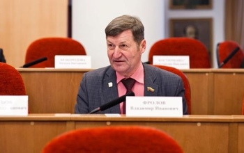 Оренбургский облсуд рассмотрит жалобу депутата Фролова о лишении его слова