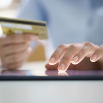 Оренбуржец перевел себе 100 тысяч рублей со счета друга, находясь у него в гостях