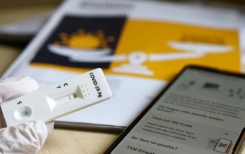 Тест на COVID нужен лишь школьникам, которые проведут каникулы за границей