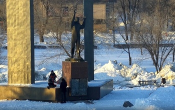 Инспекторы ПДН уже ведут беседу с вандалами, крушившими памятник Гагарину в Оренбурге