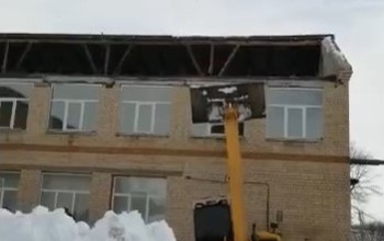 В Оренбуржье обрушилась кровля сельской школы