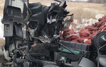 Водитель фуры, ехавший из Оренбурга, попал в жуткую аварию в Самарской области
