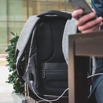 Вахтовик из Оренбуржья отобрал в Крыму рюкзак у мужчины